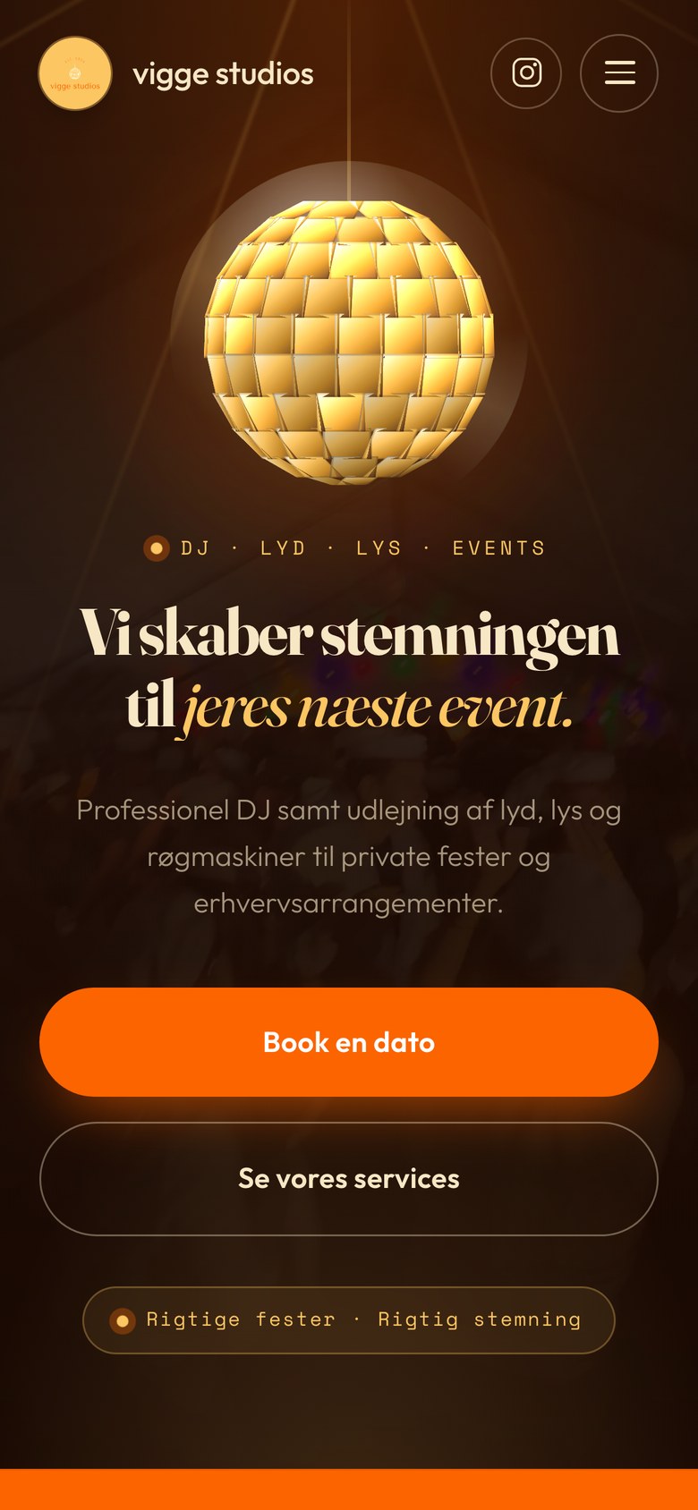 Vigge Studios' hjemmeside på mobil med hero, book en dato og se vores services